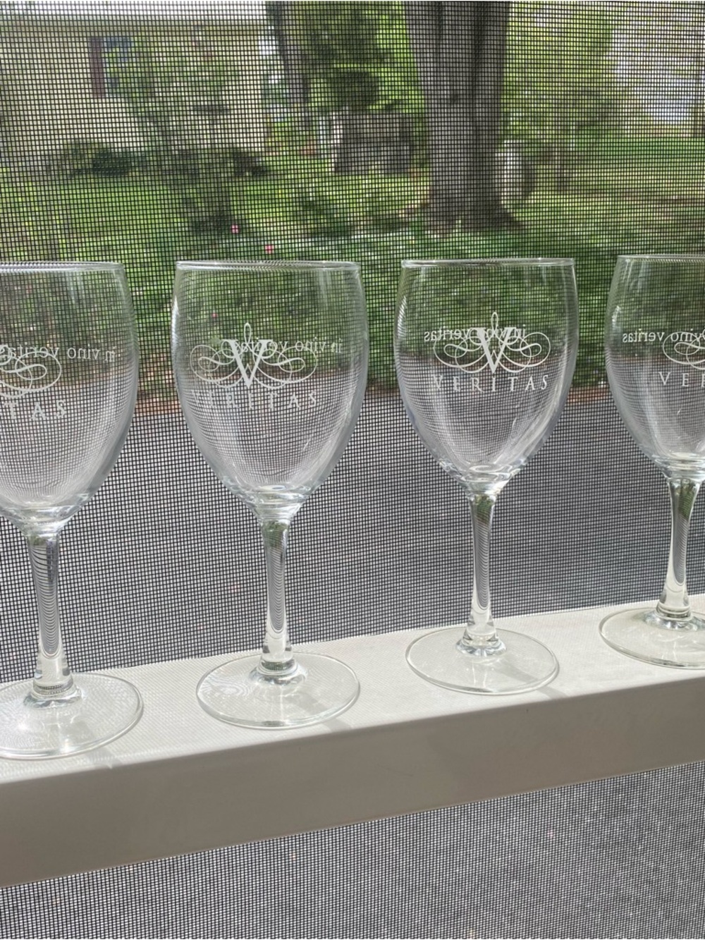 Set of 4 Veritas Winery Etched Wine Glasses In Vino Veritas 10 oz Stemware